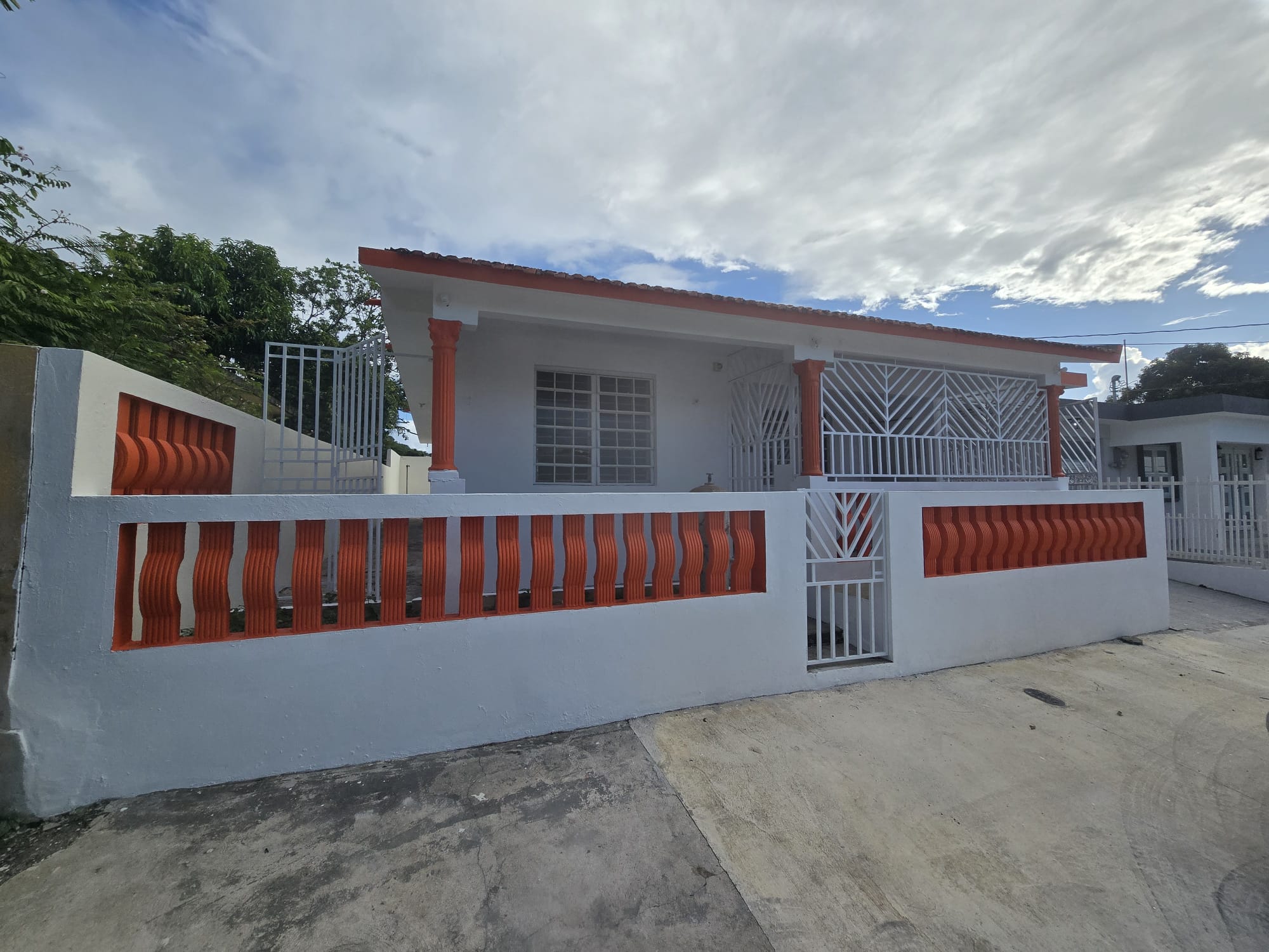 Thumbnail of Comunidad San Carlos P 198 Bo. Higuillar