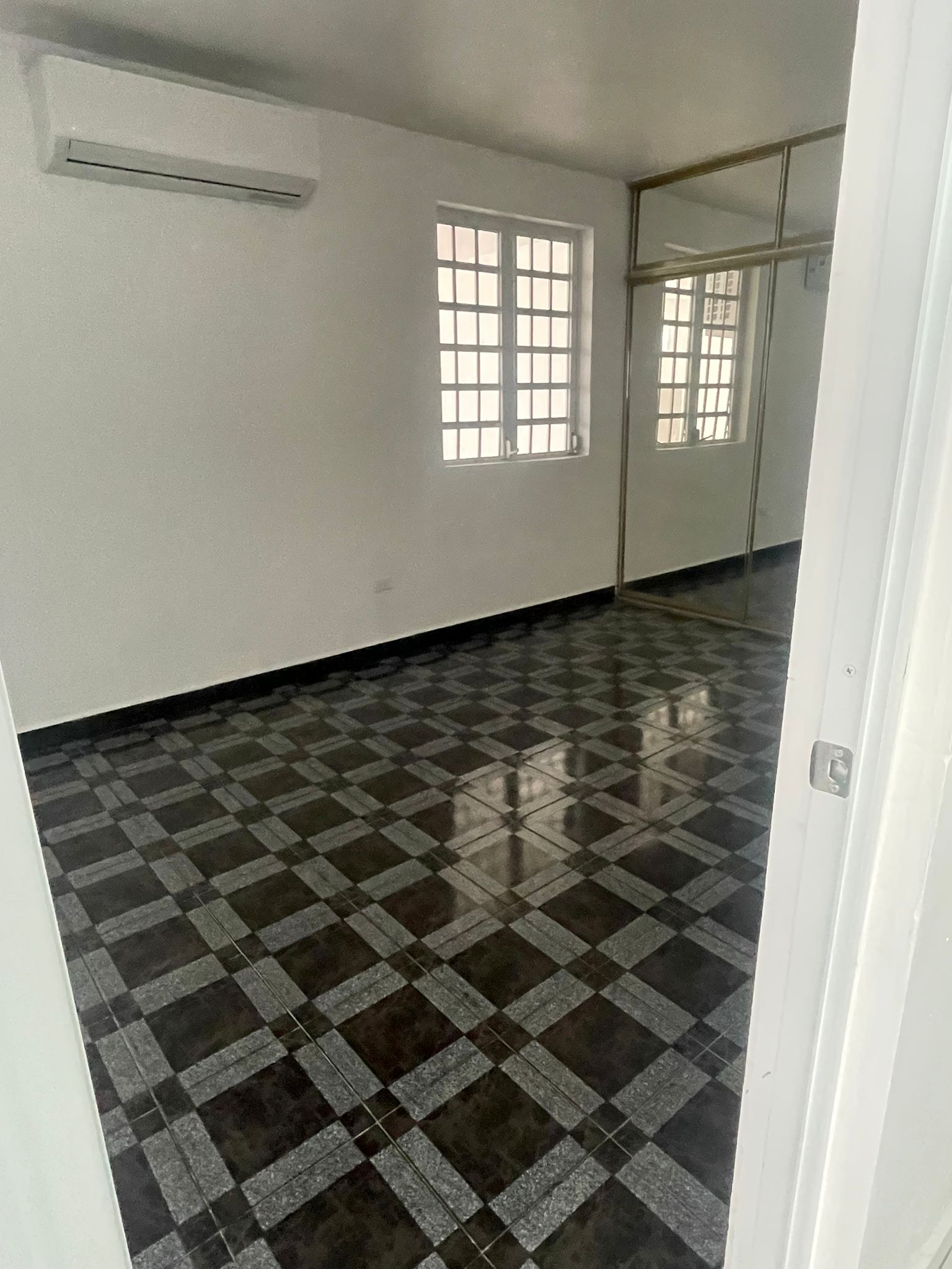 Property Gallery image 2