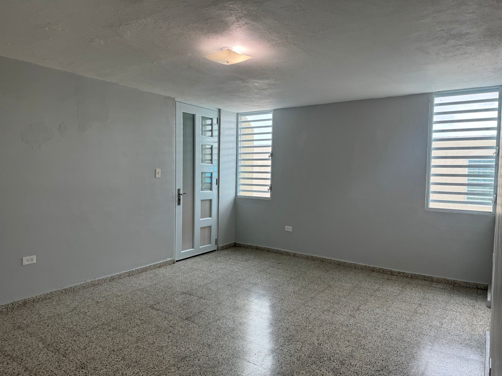 Property Gallery image 0
