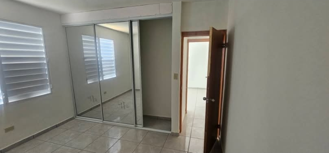 Property Gallery image 0