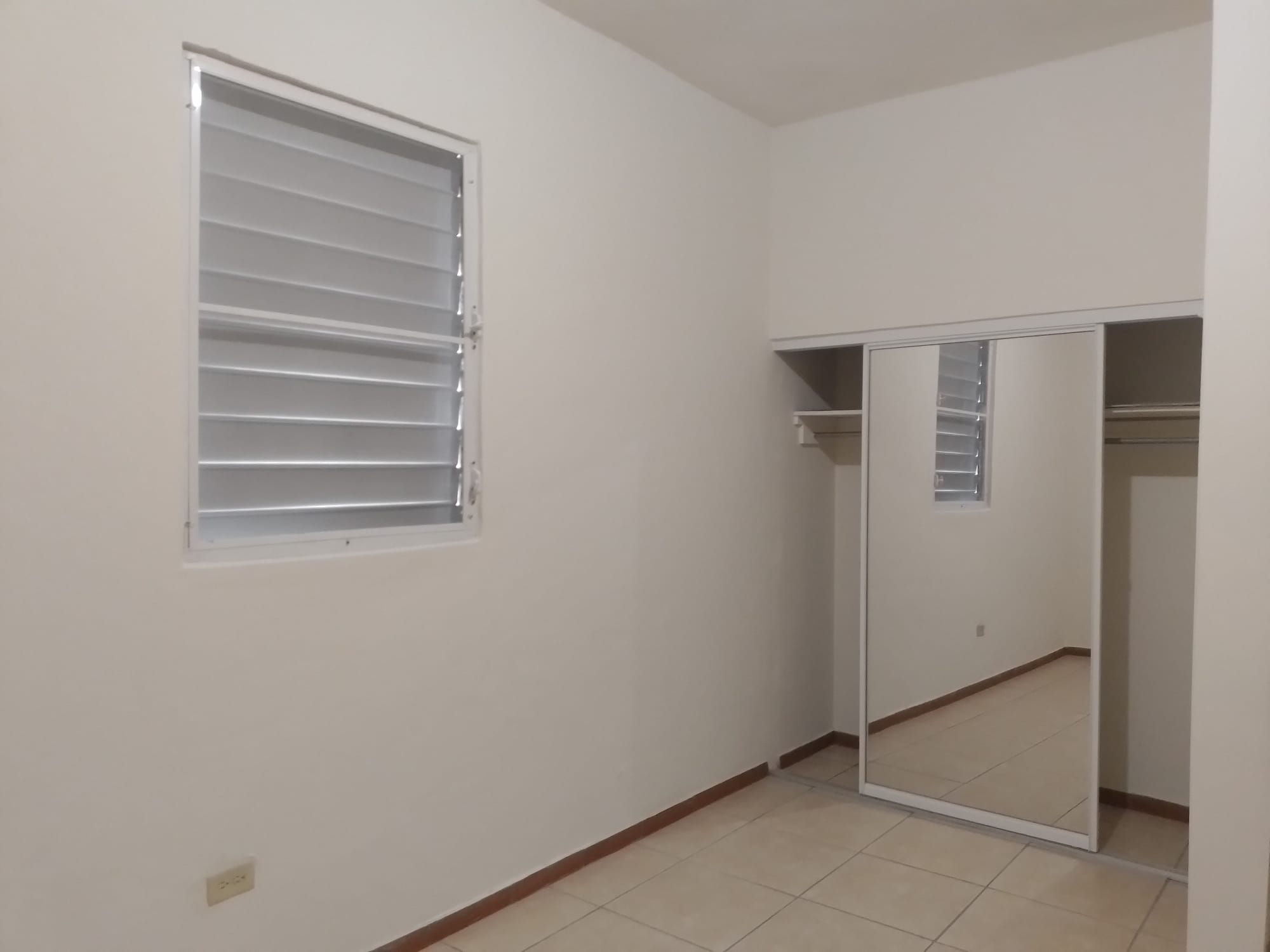 Property Gallery image 0