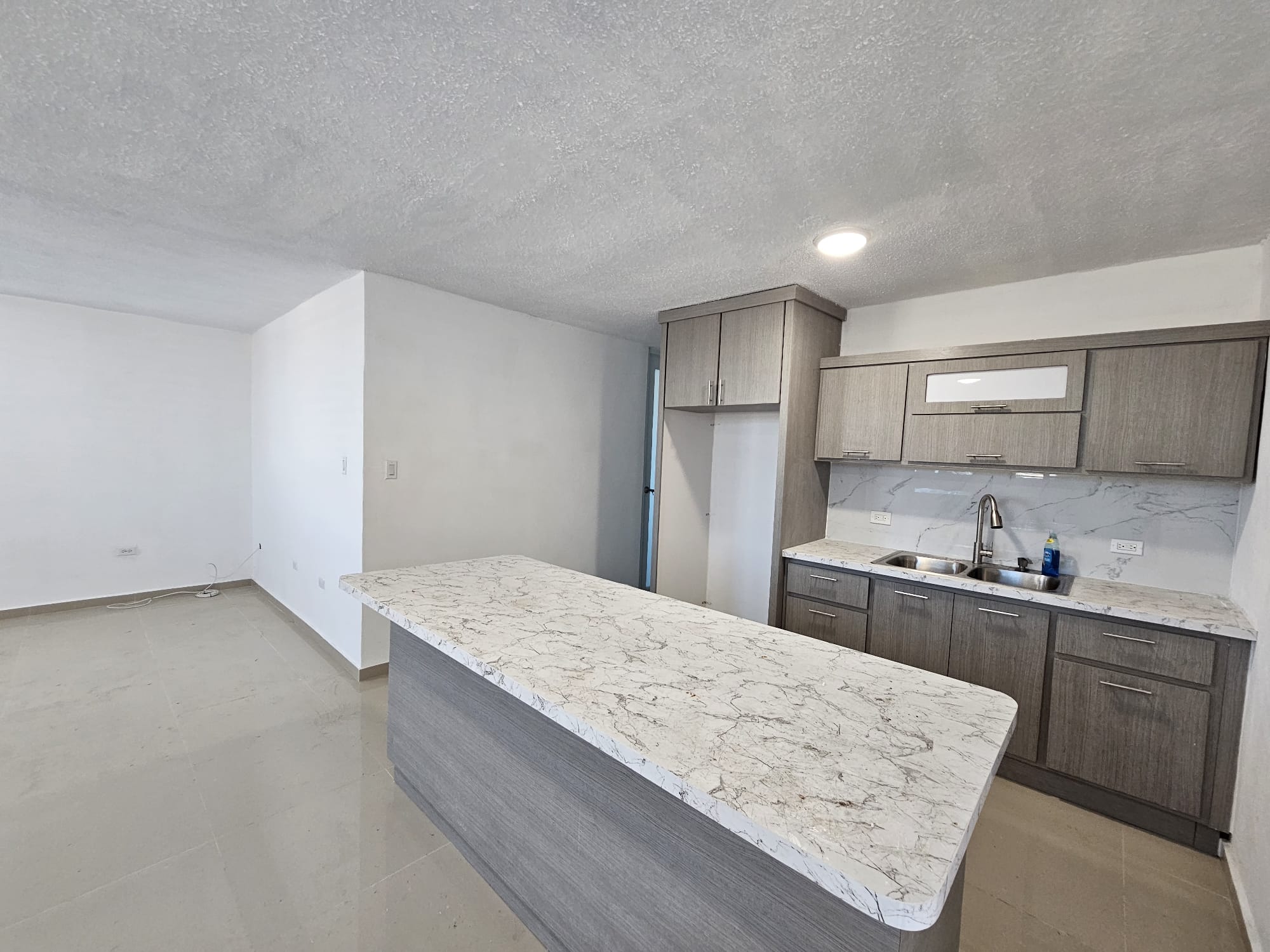 Property Gallery image 0