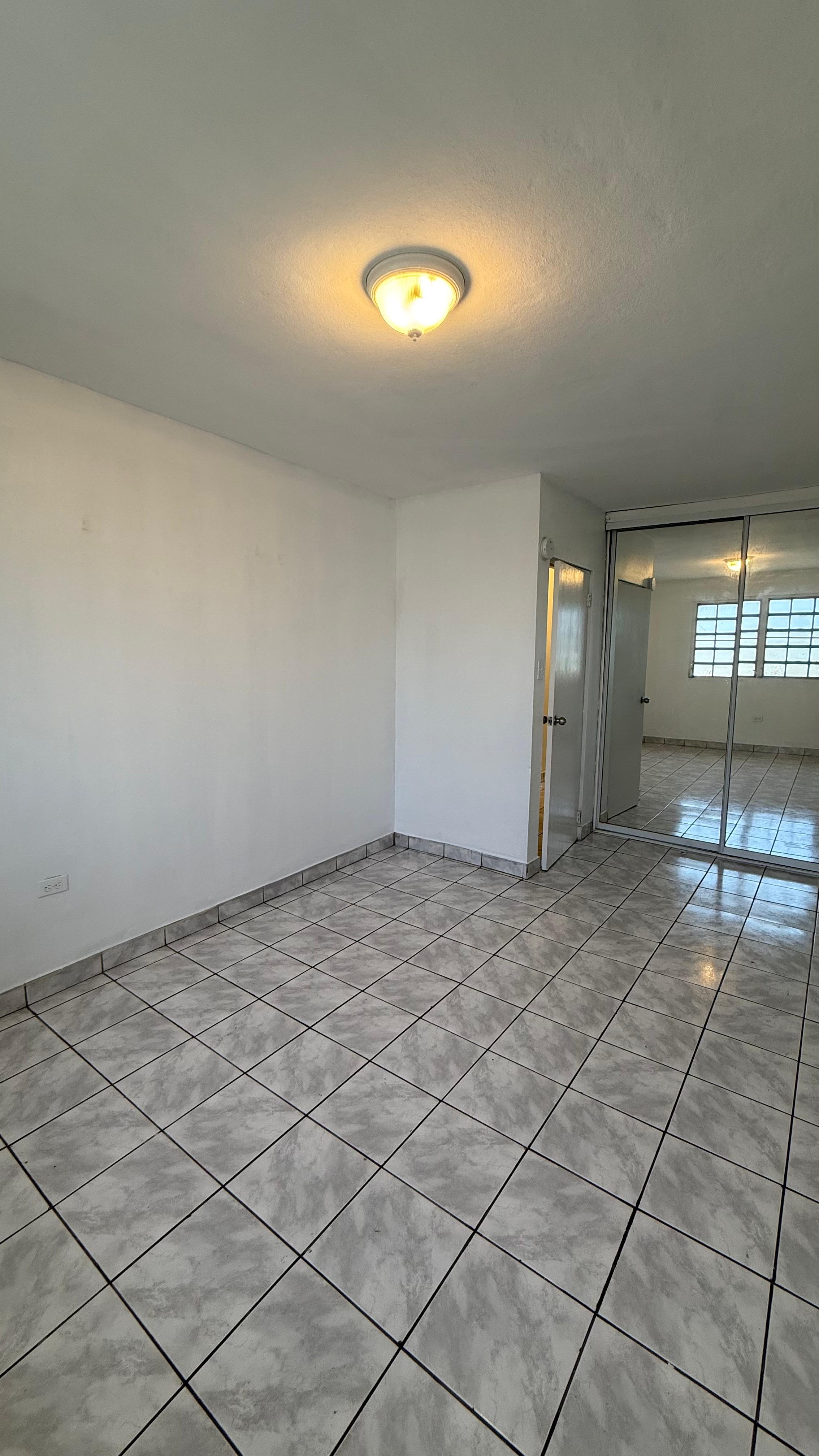 Property Gallery image 0