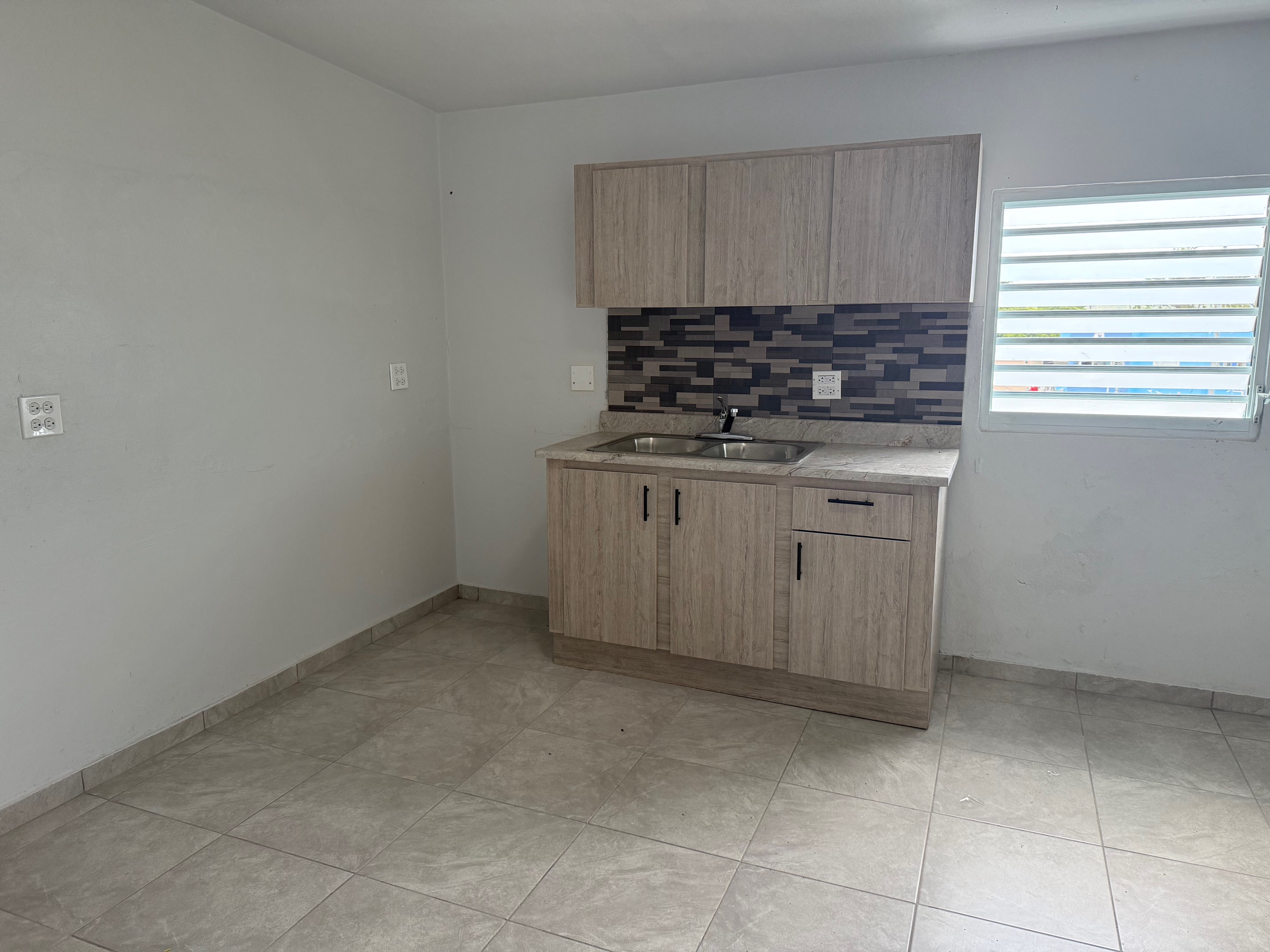 Property Gallery image 0
